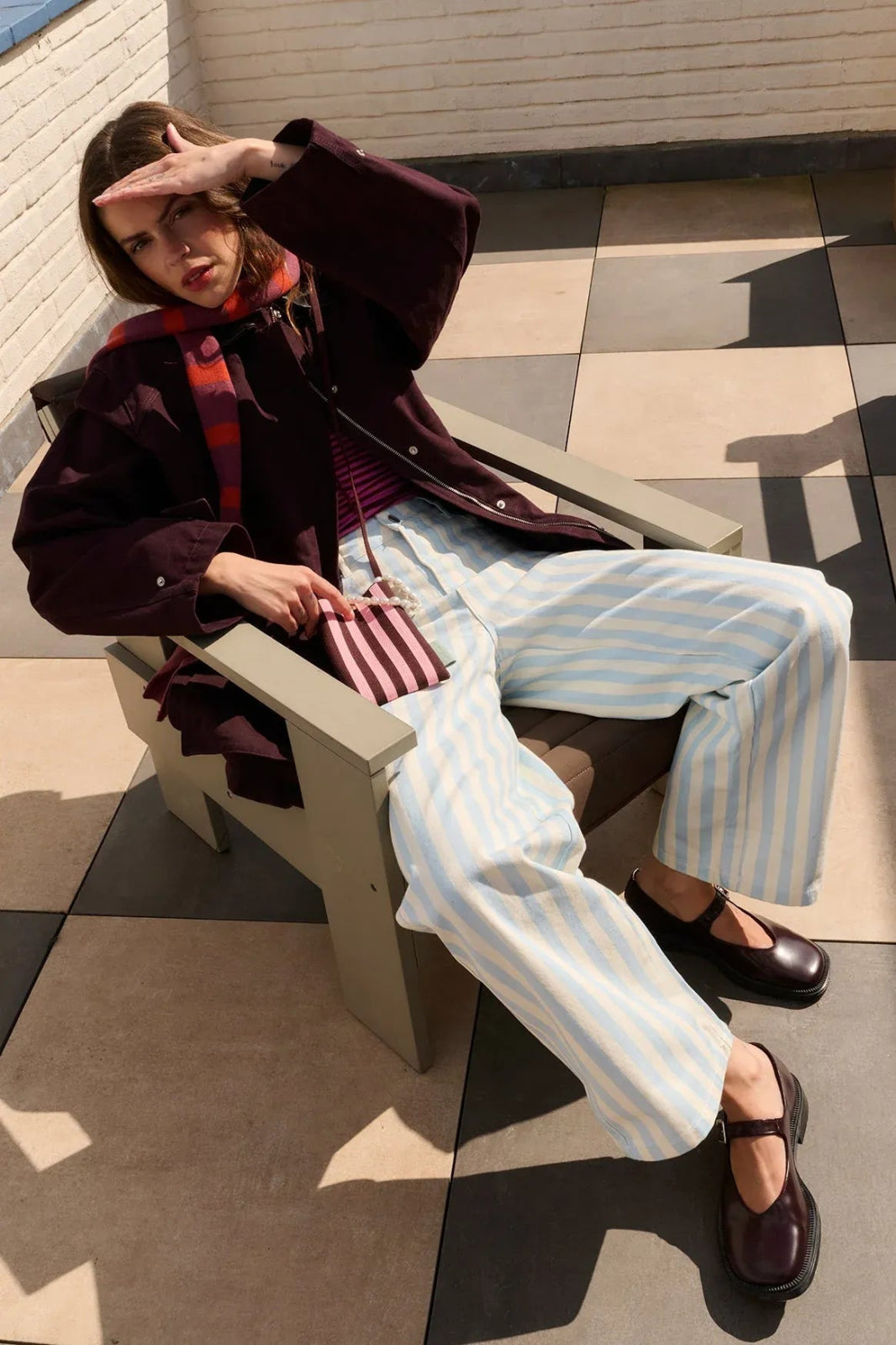 The Sticky Sis Club - KNITTED STRIPES Handytasche • chocolate + bubblegum - Handytasche - ROSA ECK