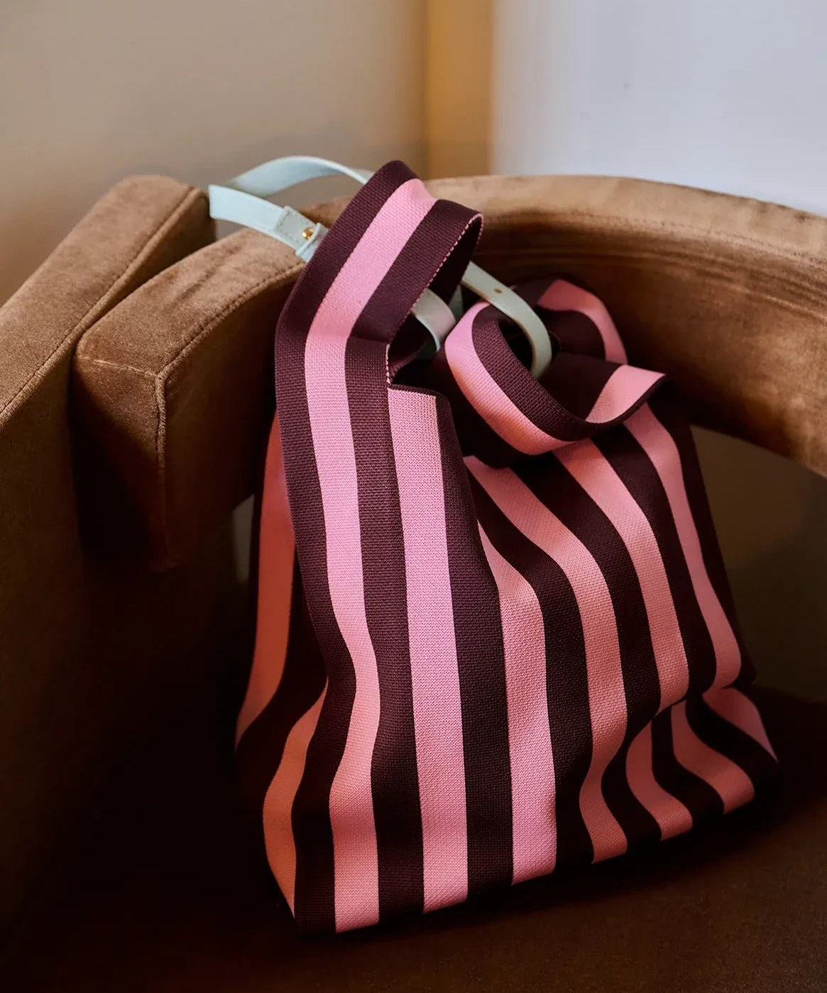 The Sticky Sis Club - KNITTED STRIPES Shopper • chocolate + bubblegum - Tasche - ROSA ECK Concept Store