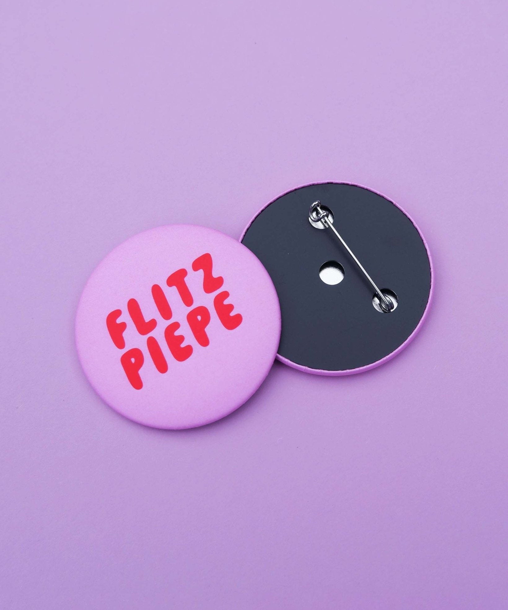 tinyday - FLITZPIEPE Button | Rot - Button - ROSA ECK - , ,