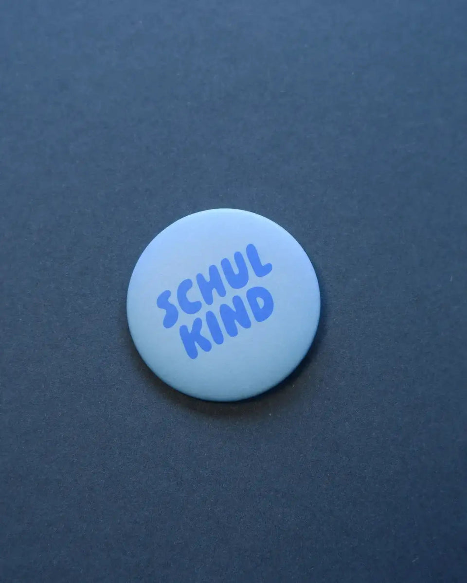 tinyday - SCHULKIND Button • Blau - Button - ROSA ECK Concept Store
