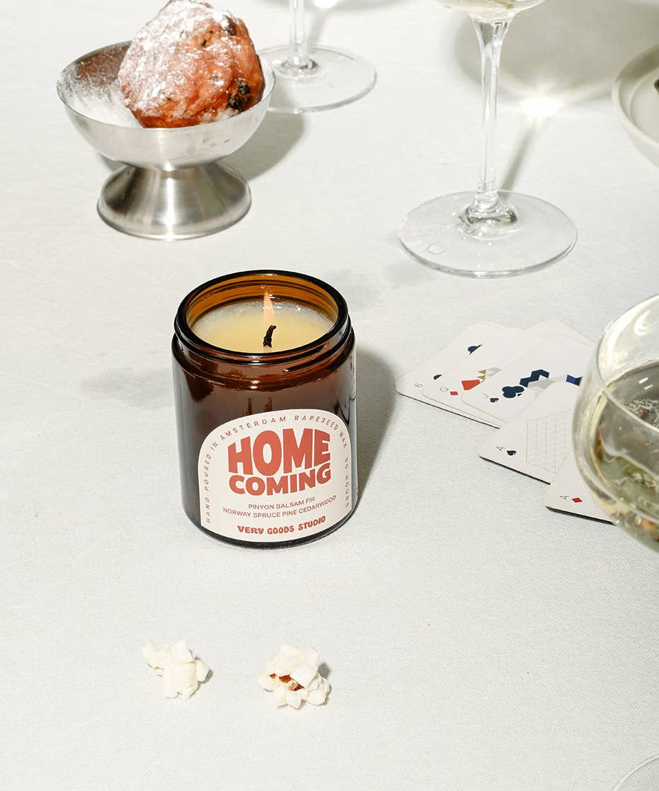 Very Goods Studio - HOME COMING Große Duftkerze im Glas (170 ml) - Kerze - ROSA ECK Concept Store