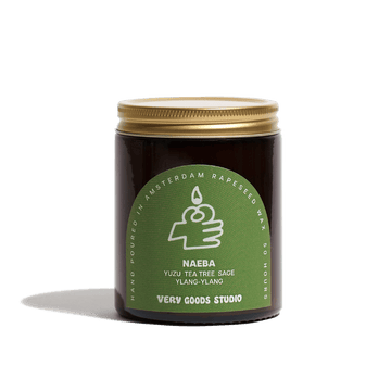 Very Goods Studio - NAEBA Große Duftkerze im Glas (170 ml) - Kerze - ROSA ECK Concept Store