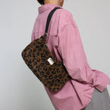 WOUF - SIMONA Schultertasche - Schultertasche - ROSA ECK