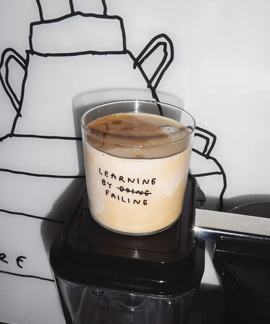 yahya studio - LEARNING BY FAILING Trinkglas mit Statement - Trinkglas - ROSA ECK Concept Store