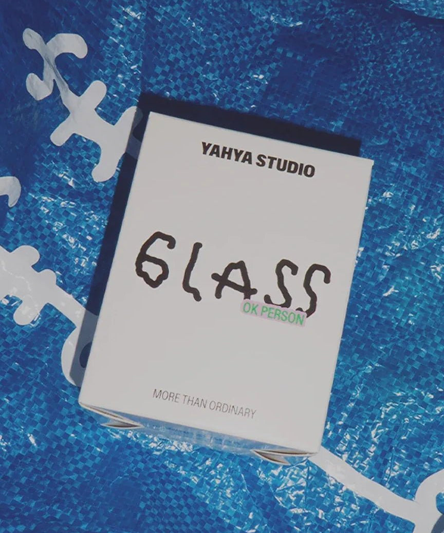 yahya studio - OK PERSON Großes Trinkglas mit Spruch - Trinkglas - ROSA ECK Concept Store