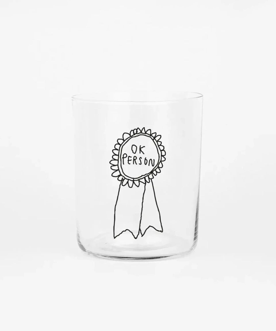yahya studio - OK PERSON Großes Trinkglas mit Spruch - Trinkglas - ROSA ECK Concept Store