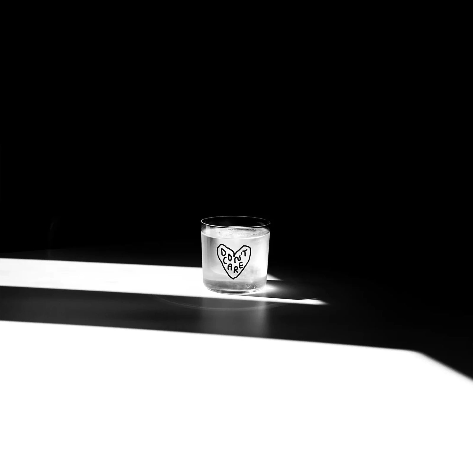 Trinkglas mit Statement • DON'T CARE – Yahya Studio – Bild 13